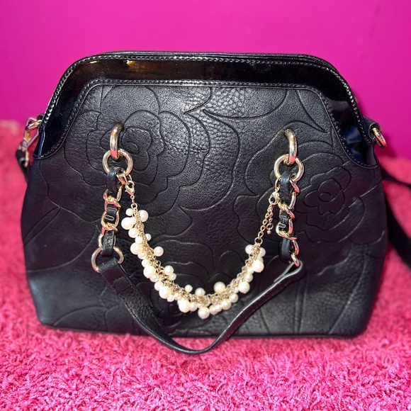 Purse - Picture 1 of 3